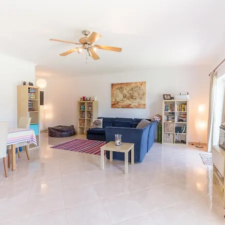 بيت ضيافة Arrifana Retreat *